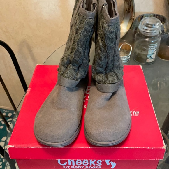 Tony Little Cheeks Shoes - Grey suede boot